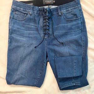 The Bombshell Skinny Jeans with lace fly